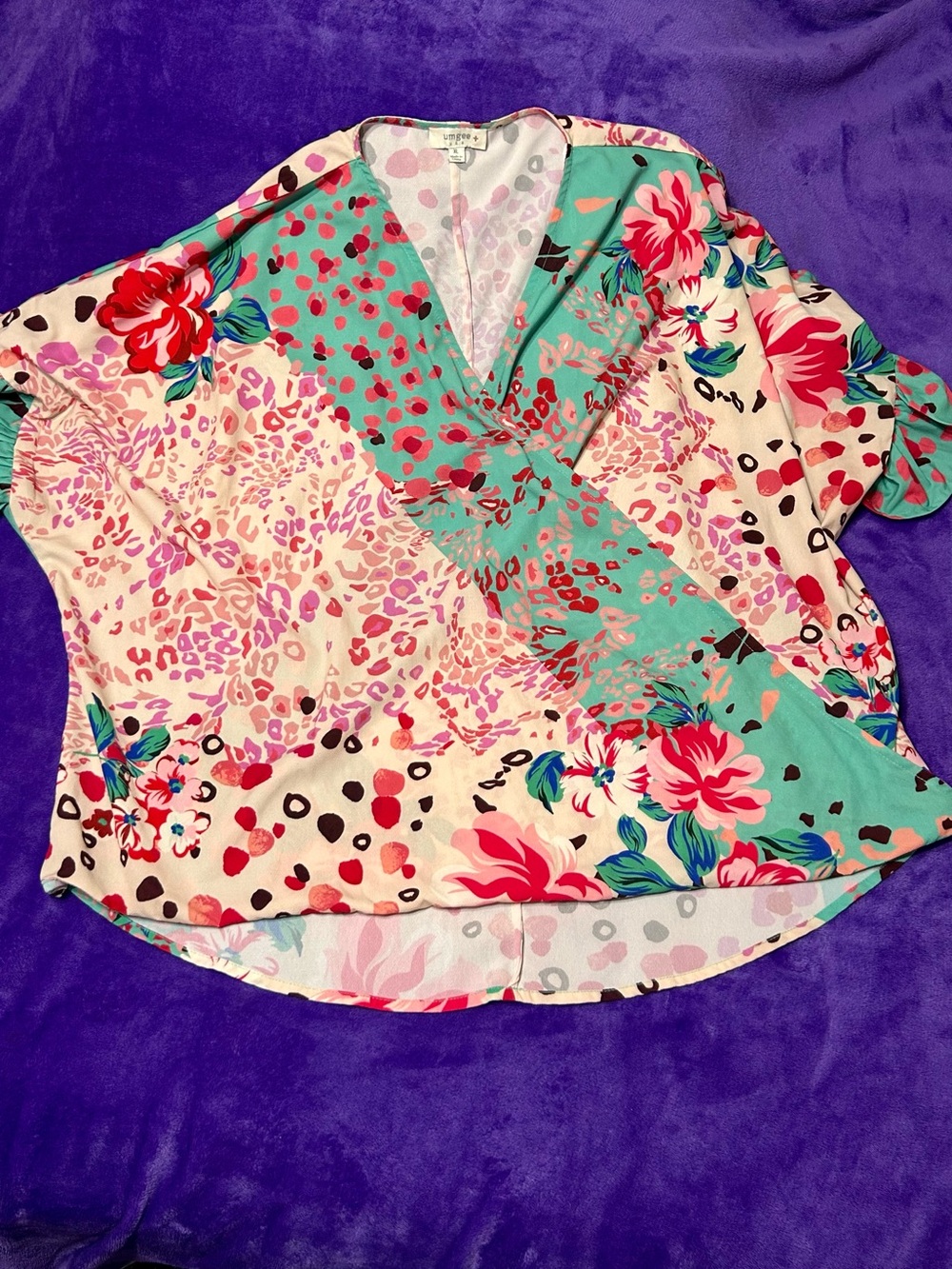 Umgee Floral & Animal Print V-Neck Top in Aqua and Pink